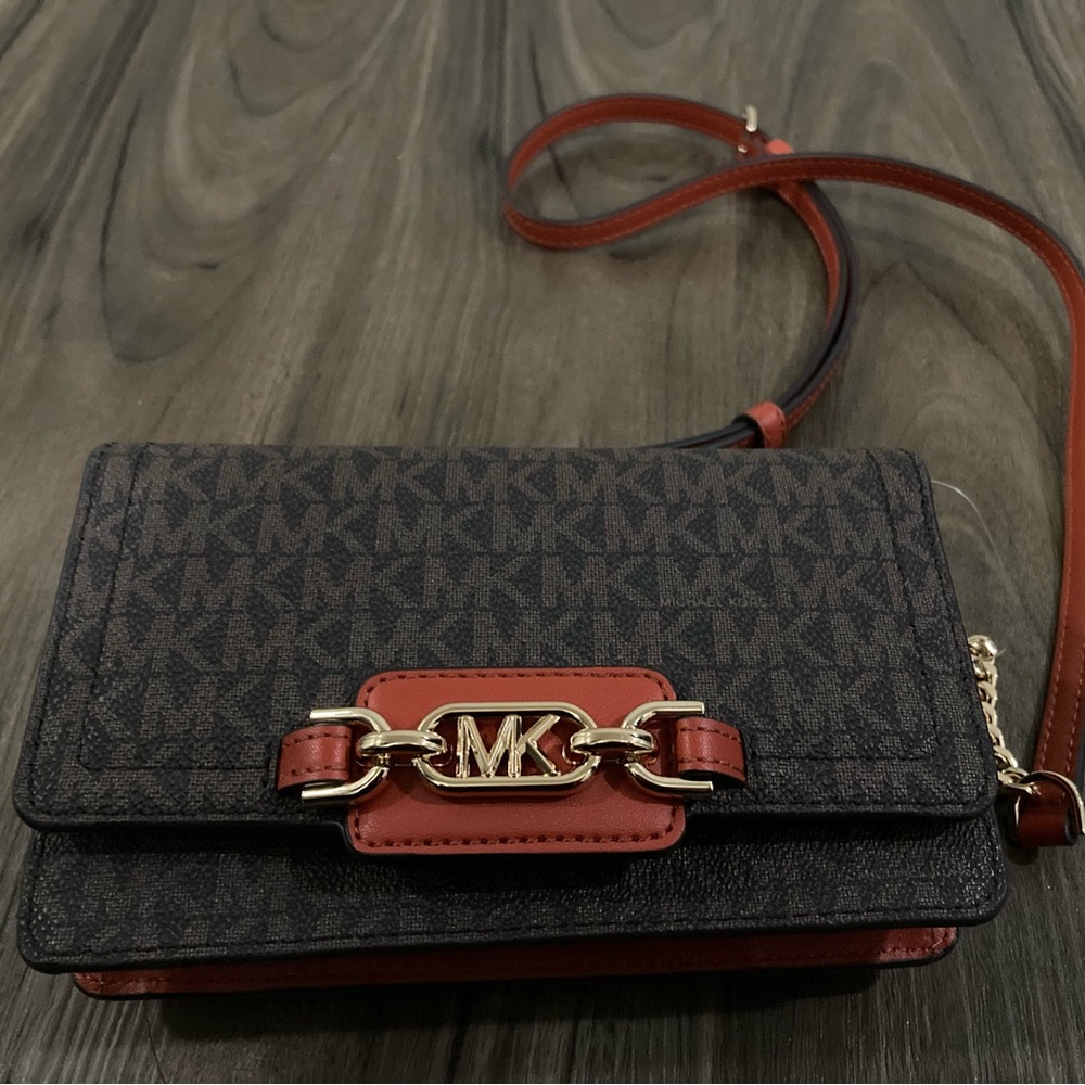 Michael Kors logo-plaque crossbody bag